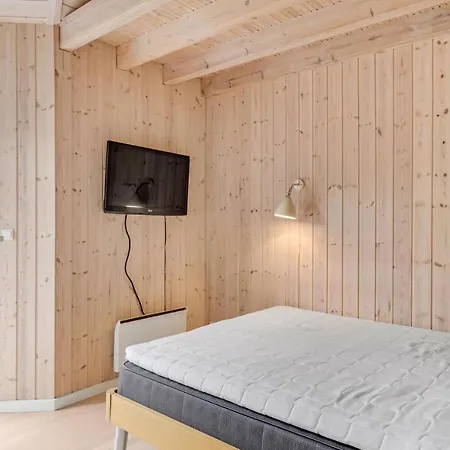 Nice In Jgerspris With Wifi And 5 Bedrooms Prázdninový dům Jægerspris